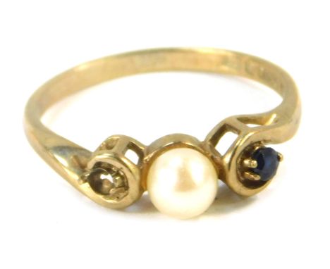 A 9ct gold dress ring, with central cultured pearl, flanked by sapphires, lacking stones to one side, size M 1/2, 1.9g all in