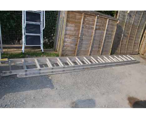 A 16 rung double extension ladder.