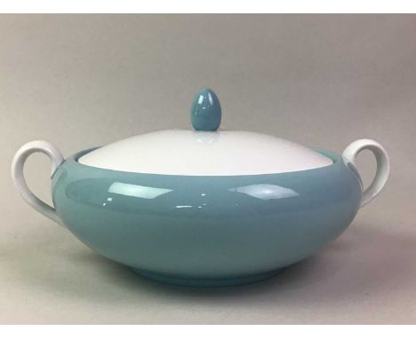 SPODE PART DINNER SERVICE, in blue and white, including plates, soup bowls, tureen and gravy boat 