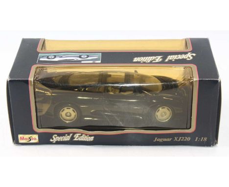 Maisto Special Edition 1/18 scale No.31807 1992 Jaguar XJ220, housed in a plastic window display pictorial card box.