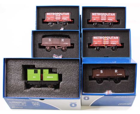 A collection of Dapol 0 gauge finescale rolling stock to include a Y1/Y3 sentinal loco in Isebrook GWR green, no.2 with one l