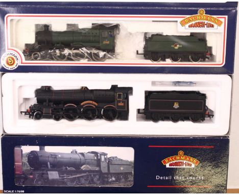 Three Bachmann 00 gauge locos to include a 93xx in BR unlined green, no.7332, mogul, a Hall class in BR black, early emblem, 