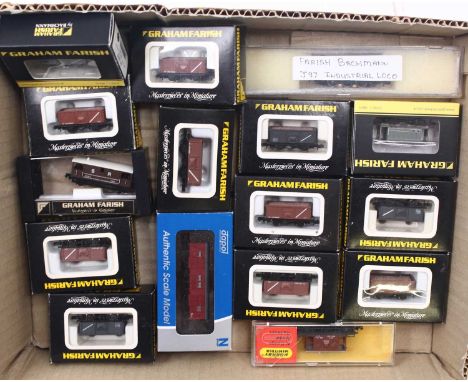 One small tray of N gauge wagons, mostly Graham Farish, including a GUV in maroon livery, mineral wagons, and others, togethe