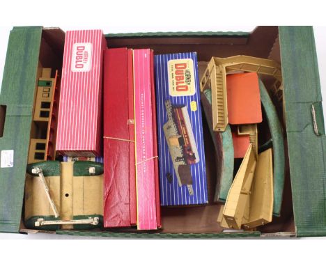 Large tray Hornby-Dublo accessories:D1 Girder Bridge (E-NM) (BE); one each 5005 &amp; 6 Engine shed &amp; extension kits (E-N