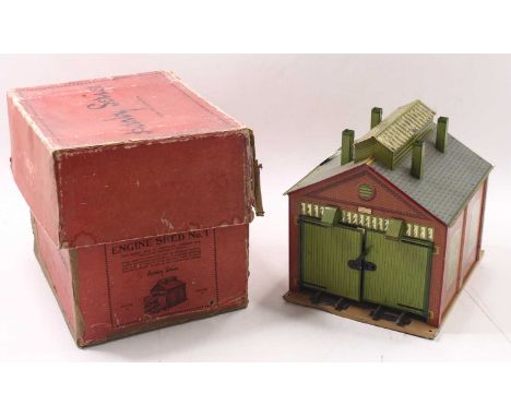 1928/33 No.1 Engine Shed yellow/cream base, yellow ridge tiles, inside of doors printed, silvering on windows (E) but on roof
