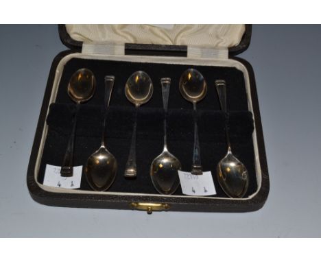 A set of six Art Deco silver teaspoons, Sheffield 1941, cased 