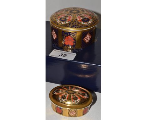 A Royal Crown 1128 pattern circular trinket pot and cover;  another, oval (2) (firsts)