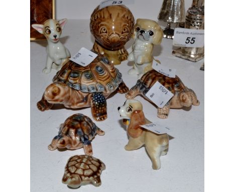 Wade - a graduated set of four tortoises;  a Beneagles Scotch Whisky Haggis bird;  Wade Lady and Tramp;  Wade comical begging