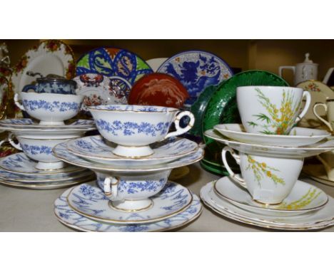 Ceramics - a Coalport blue and white four setting tea service;  Majolica leaf plates, Royal Crown Derby Posies cup and saucer