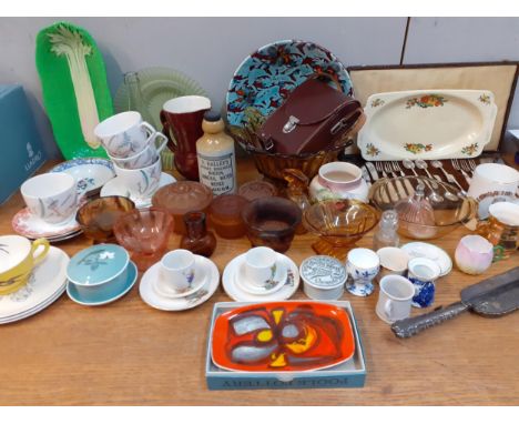 A Poole pottery shallow bowl, mixed Crown Devon, vintage amber glassware, a Beswick celery dish, mixed items, cups and saucer