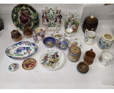 19th century and later collectables ceramics to include a Royal Worcester pin dish signed J Smith Royal Doulton, Staffordshir