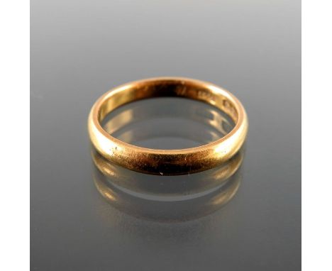 A 22 carat gold wedding ring, approx. size K 1/2, 3.8g