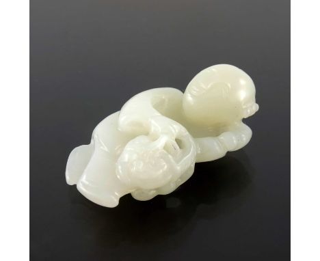 A Chinese jade carving, modelled as a man with baskets and gourds, 4.2cm