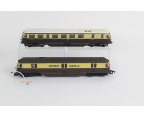 Two Lima 00 gauge models, to comprise a GWR No.22 diesel rail car and a GWR Express Parcels No.34 rail car 
