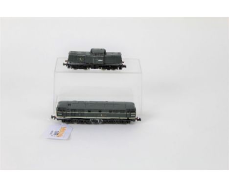 Two Lima N gauge model locomotives, to comprise a British Railways D8900 diesel shunter and a British Railway's D5509 diesel 