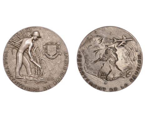 Réunion, Tricentenary of the Settlement of Réunion, 1965, a large silver medal by G. Guiraud, agricultural worker standing ri