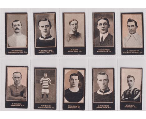 Cigarette cards, Smith's, Footballers with series title, 89 cards (80 with dark blue backs, 9 with light blue backs) includin