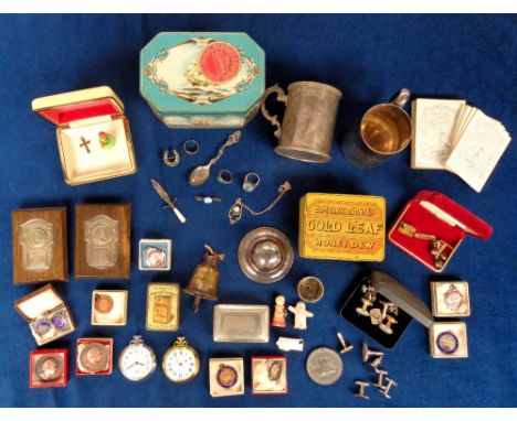 Collectables, a selection of 30+ items to include silver jewellery, Rowntree's Elect Cocoa 1950s gardening medals, 3 vintage 