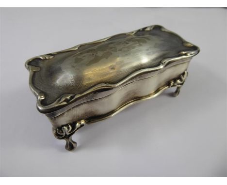 A Sterling Silver Trinket Box, Sheffield, mm Walker &amp; Hall, dated early 1900s (mark rubbed), approx 124.6 gms.