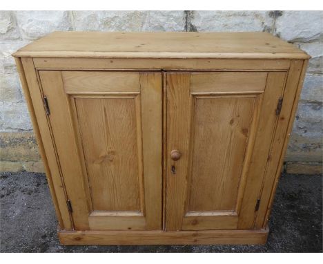 A Vintage Pine Cabinet, with shelf to the interior, approx 94 x 38 x 87 cms.