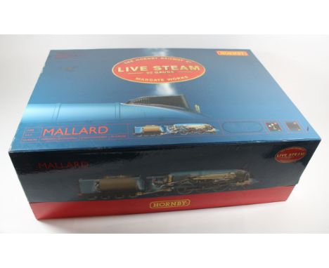 A boxed Hornby (China) '00' R1041 live steam setWith 4-6-2 locomotive and tender, LNER blue 'Mallard' no. 4468, live steam to
