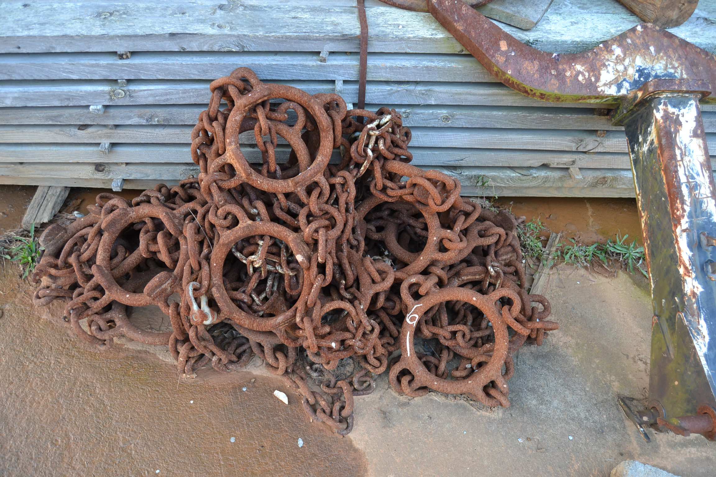 BEAR CLAW CHAINS FOR 28L X 26 TIRES