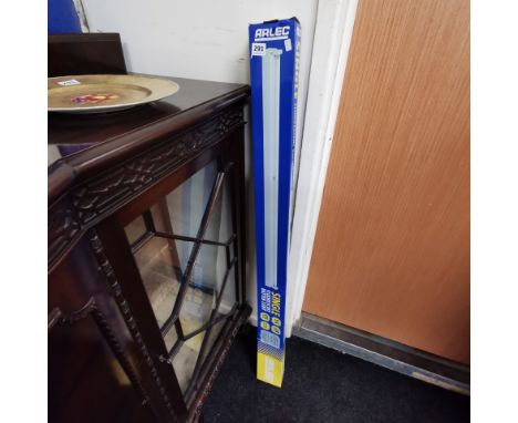 BOXED BATTEN LIGHT