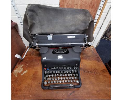 VINTAGE TYPEWRITER