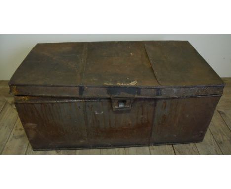 Trunk FAQs & Trunk Myths - HMS Antique Trunks