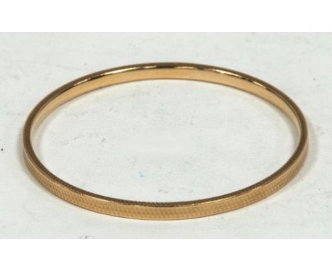 HEAVY 9ct GOLD SLAVE BANGLE, with engine turned top and flat sides, 26gms 