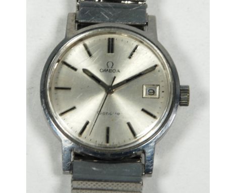 GENTS OMEGA SWISS STAINLESS STEEL WRIST WATCH, with mechanical movement, circular silvered dial with batons, date aperture an