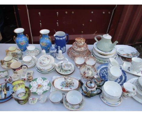 Mixed oriental china, commemorative and late 20th century china to include a Beswick model of a wren, a small Satsuma vase, a