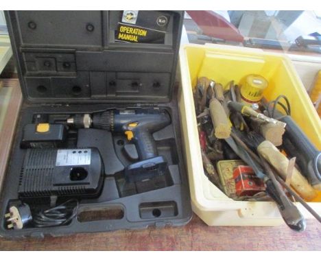 Mixed tools to include a boxed power drill, wood working tools and other items 