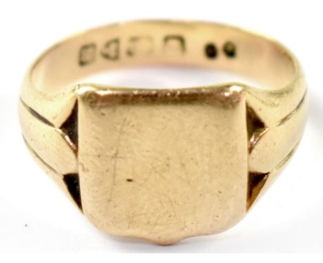 A gentleman's vintage 18ct gold signet ring with blank shield head, size T, approx. 7.4g.