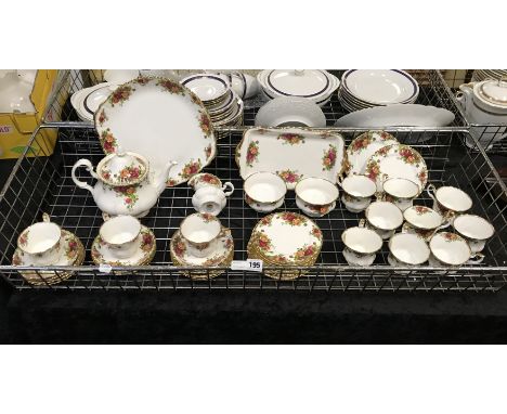 ROYAL ALBERT TEA SERVICE - 6 PLACE SETTING