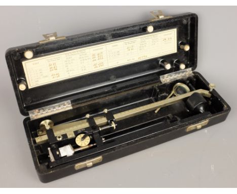 Allbrit Planimeter No.25790, in fitted Bakelite case, L23cm Condition Report Click here for further images, condition, auctio