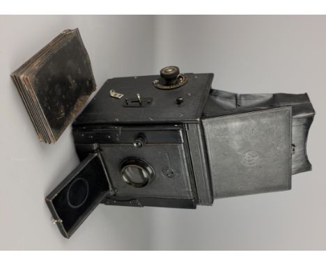 Early 20th Century Thornton Pickard Special Ruby Reflex plate camera with Taylor-Hobson Cooke 5. 3/4 inch f/4.5 lens, origina