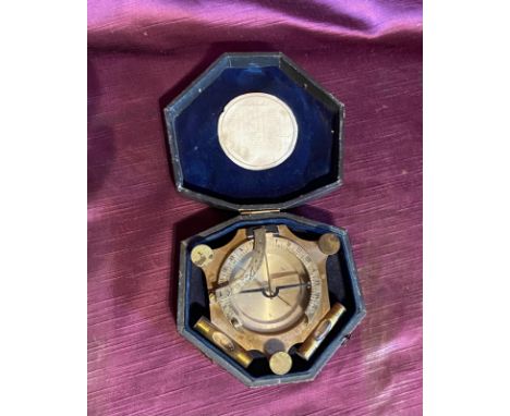 Early 19th century cased compass / All lots are located at The Barn, Hampstead Farm, Nr Henley on Thames, Oxfordshire, RG9 4L