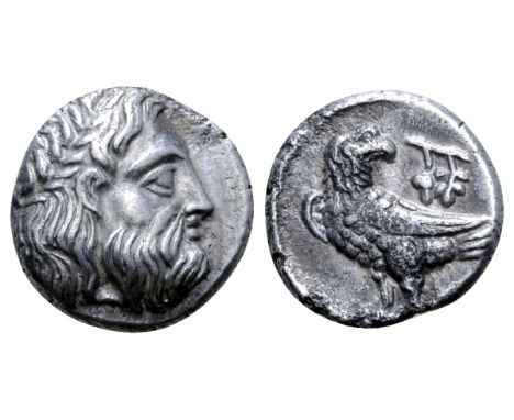 Parthia(?), 'Eagle series' AR Diobol. Hekatompylos(?), circa 246/5-239/8 BC. Local standard. Laureate head of Zeus right / Ea