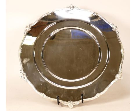 De Lamerie Fine silver plated gilt layplate/tray, specially made high end quality item, new and Made in England, d.38cm, in p