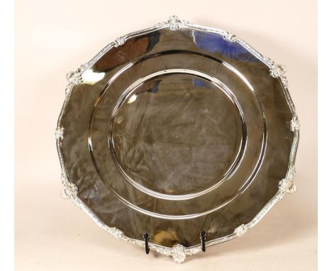 De Lamerie Fine silver plated gilt layplate/tray, specially made high end quality item, new and Made in England, d.38cm