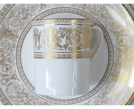 An extensive Royal Doulton Sovereign H.4973 tea, coffee and dinner service to include - 12 saucers, 6 tea cups, 6 side plates