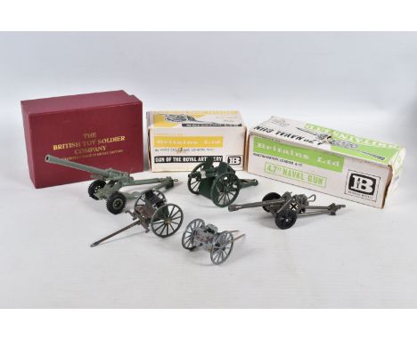 A TRAY OF BOXED AND UNBOXED BRITAINS MILITARY MACHINES ETC, to include a 1/32 scale boxed Britains limited Gun of the Royal A