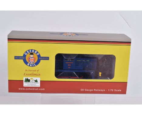 A BOXED OO GAUGE OXFORD RAIL MODEL DIESEL LOCOMOTIVE, Janus 0-6-0 NCB 'Roger H Bennett', running no. 6, model no. GV2012,  ap