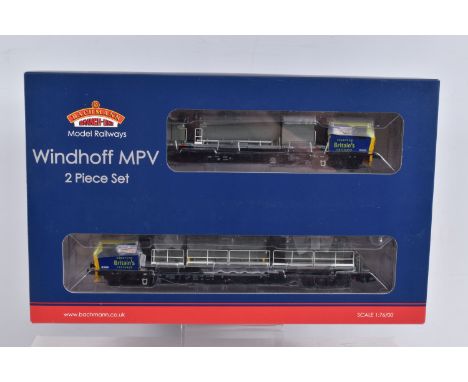 A BOXED OO GAUGE BACHMANN BRANCHLINE MODEL RAILWAY TWO CAR PACK, Windhoff MPV Multi-Purpose Master and Slave unites in Networ