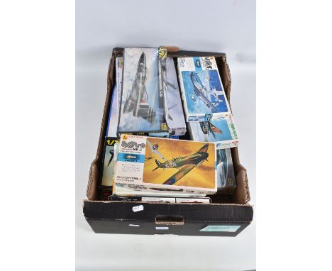 A QUANTITY OF BOXED ASSORTED UNBUILT KITS OF VARIOUS SCALES, to include kits by Airfix, Revell, Heller, Matchbox, Hasegawa, c