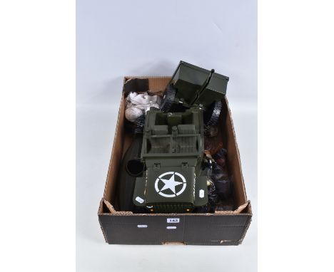 A QUANTITY OF UNBOXED AND ASSORTED PALITOY ACTION MAN FIGURES, CLOTHING AND ACCESSORIES, to include two 1970's flock hair (on