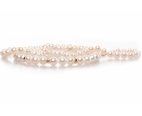 CULTURED PEARL NECKLACEformed by graduated spherical and ovoid white pearls, the largest pearl 9.4mm, the smallest pearl 6.3m