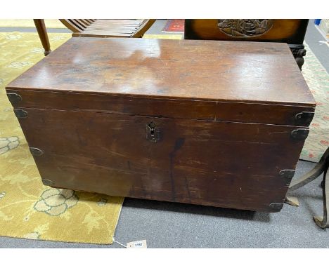 An early 19th century mahogany trunk, width 91cm, depth 52cm, height 52cm