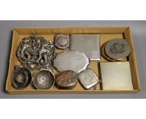 An engine turned silver cigarette case, two silver compacts and a vesta case, gross 7oz, an 18th century gilt mounted hardsto